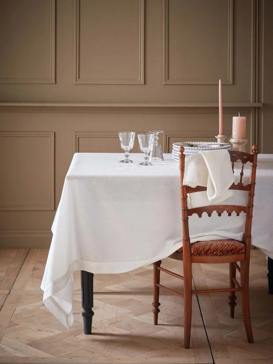 Serviette de table à pois dorés en coton tramé aspect lin par lot de 4 – Image 6