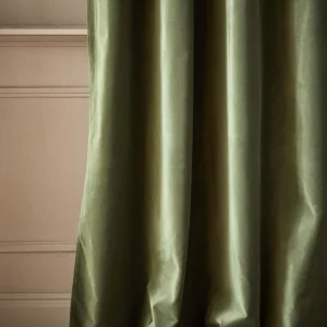 Rideau en velours ras à oeillets