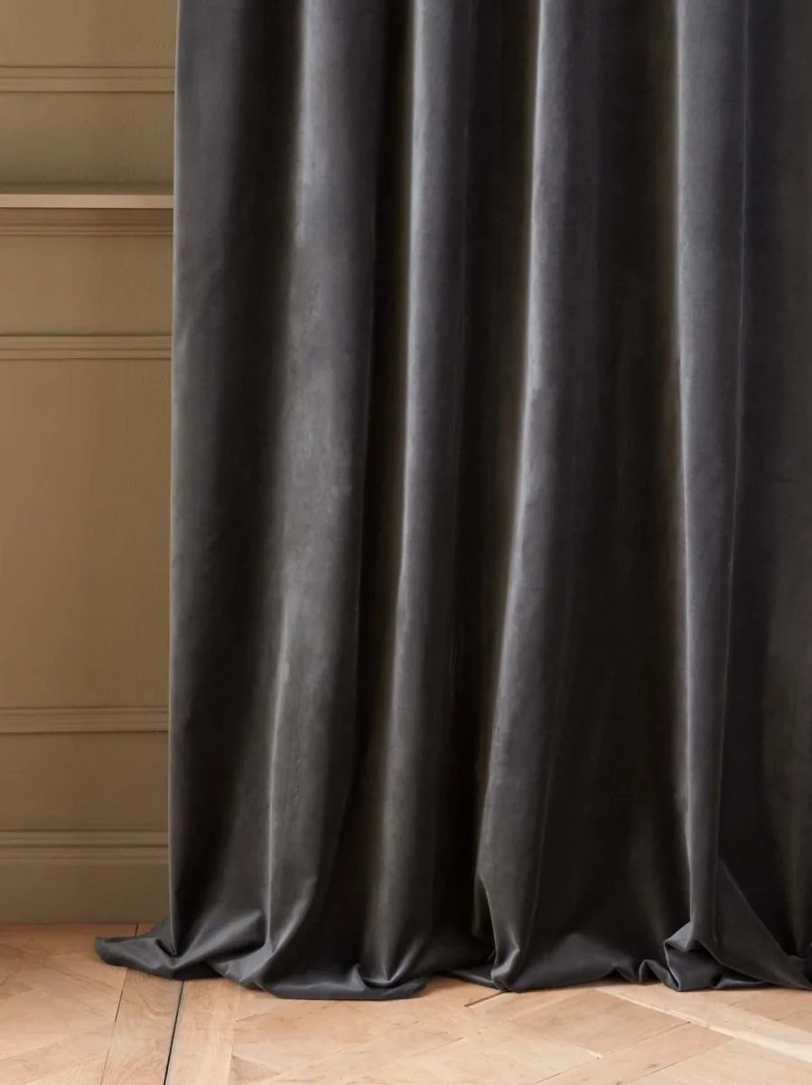 Rideau en velours ras à ruflettes