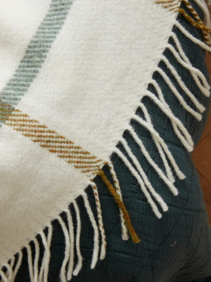 Plaid XL à carreaux, laine majoritaire – Image 3