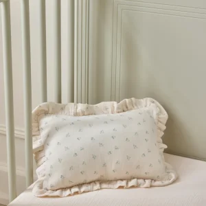 Coussin volanté en gaze de coton