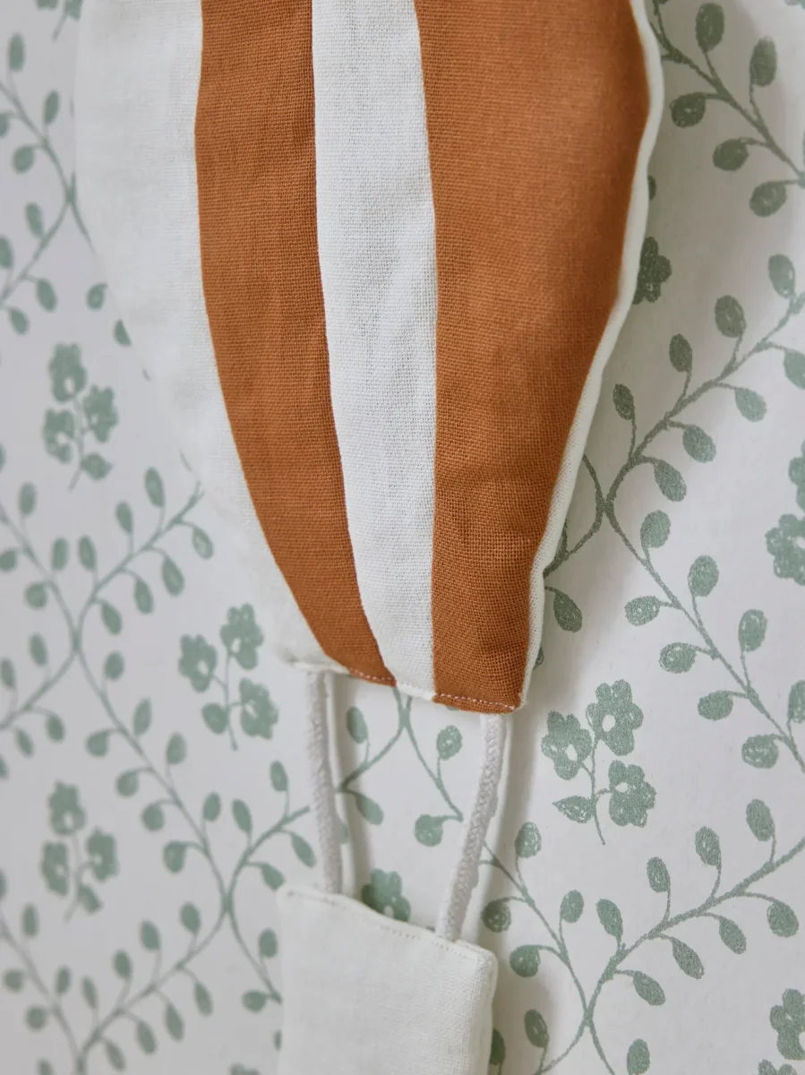 Déco murale Montgolfière en tissu par lot de 2 – Image 4