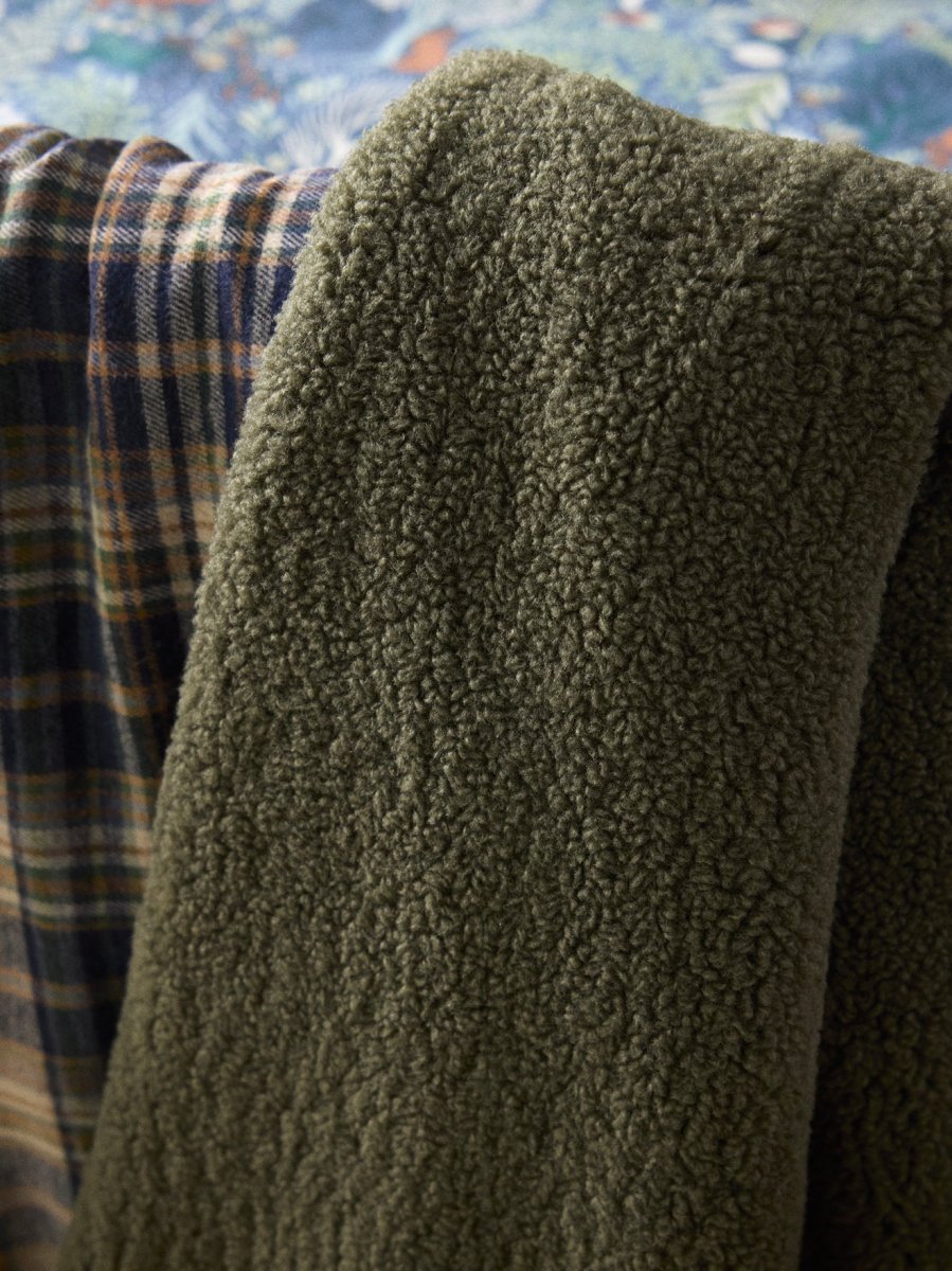 Plaid réversible sherpa et tartan – Image 4