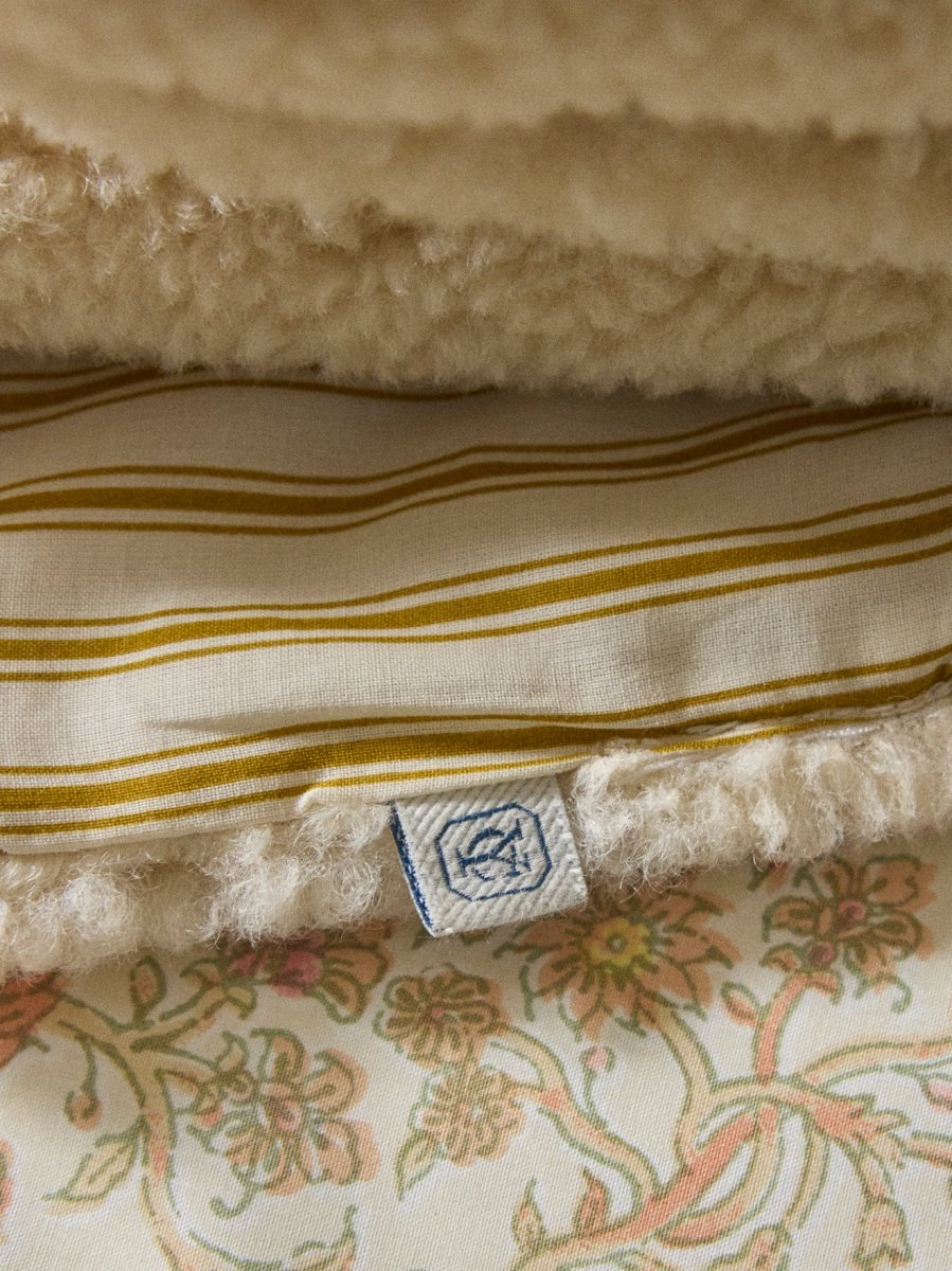 Plaid réversible sherpa et rayures – Image 3