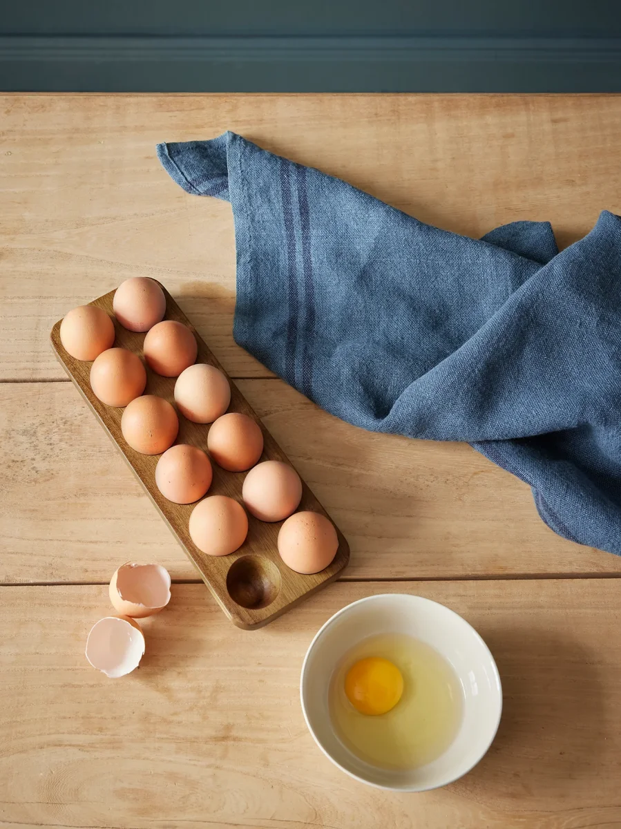 Support à oeufs en bois d'acacia – Image 2