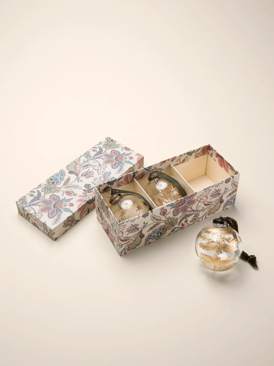 Boule de Noël en verre peinte à la main par lot de 3 – Image 4