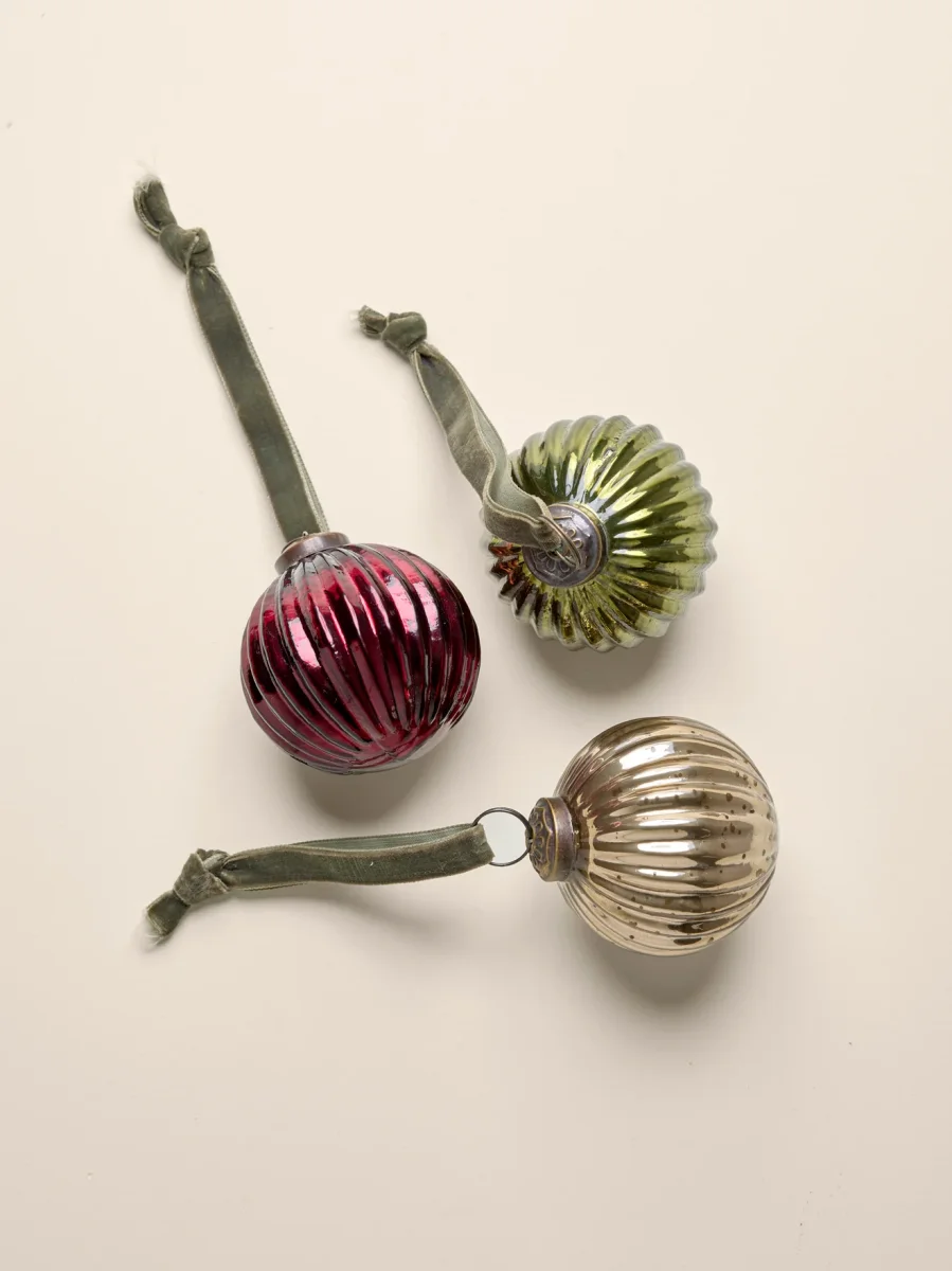 Boule de Noël en verre strié par lot de 3 – Image 7