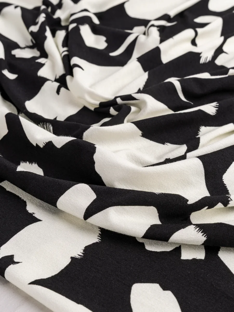 Abstract Brushstroke Viscose Knit - Black + Cream - Swatch – Image 6