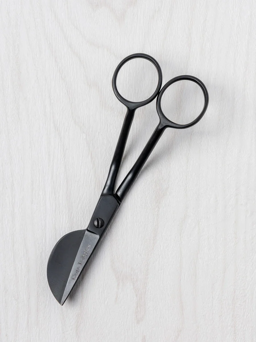 Core Exclusive: Black Duckbilled Scissors – Image 3