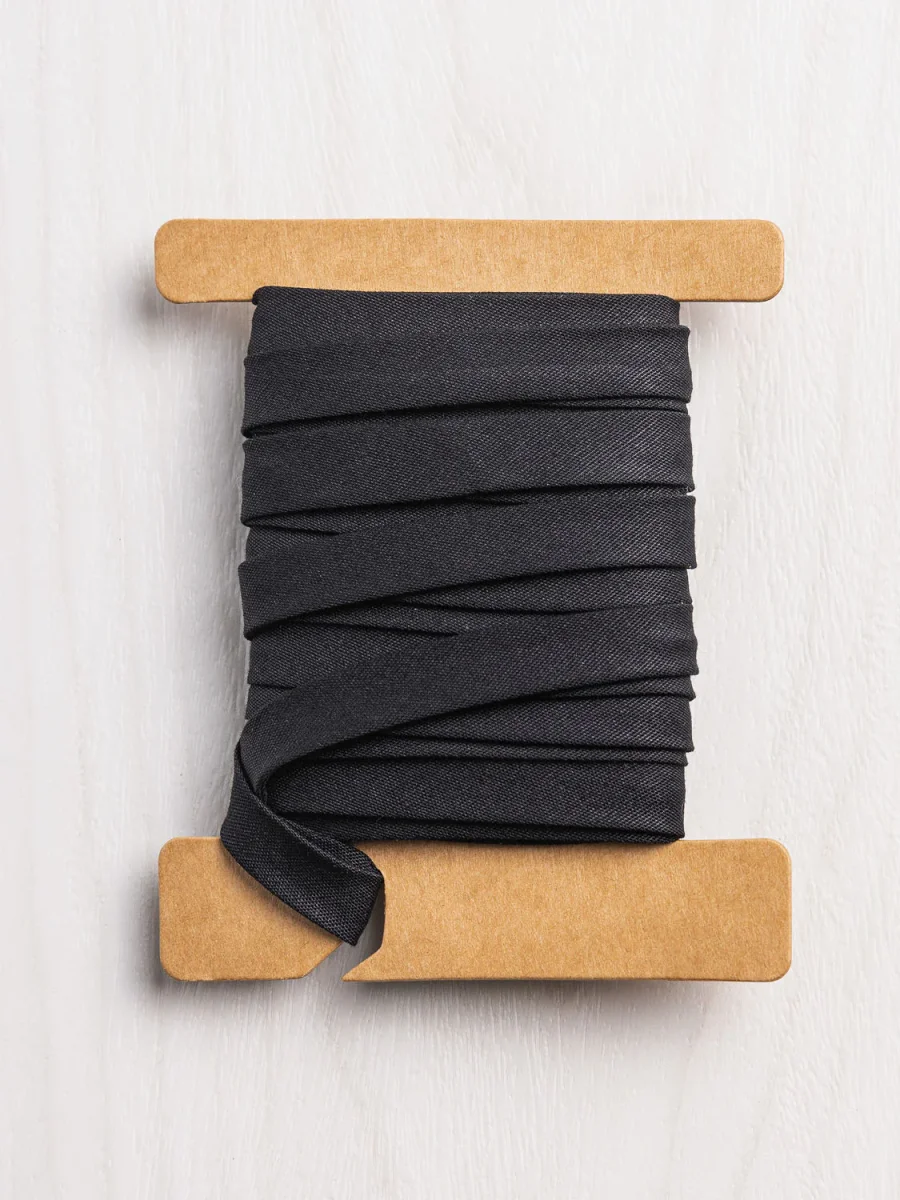 Double-Fold Cotton Poplin Bias Tape - 10 mm (3/8") wide - Black – Image 3