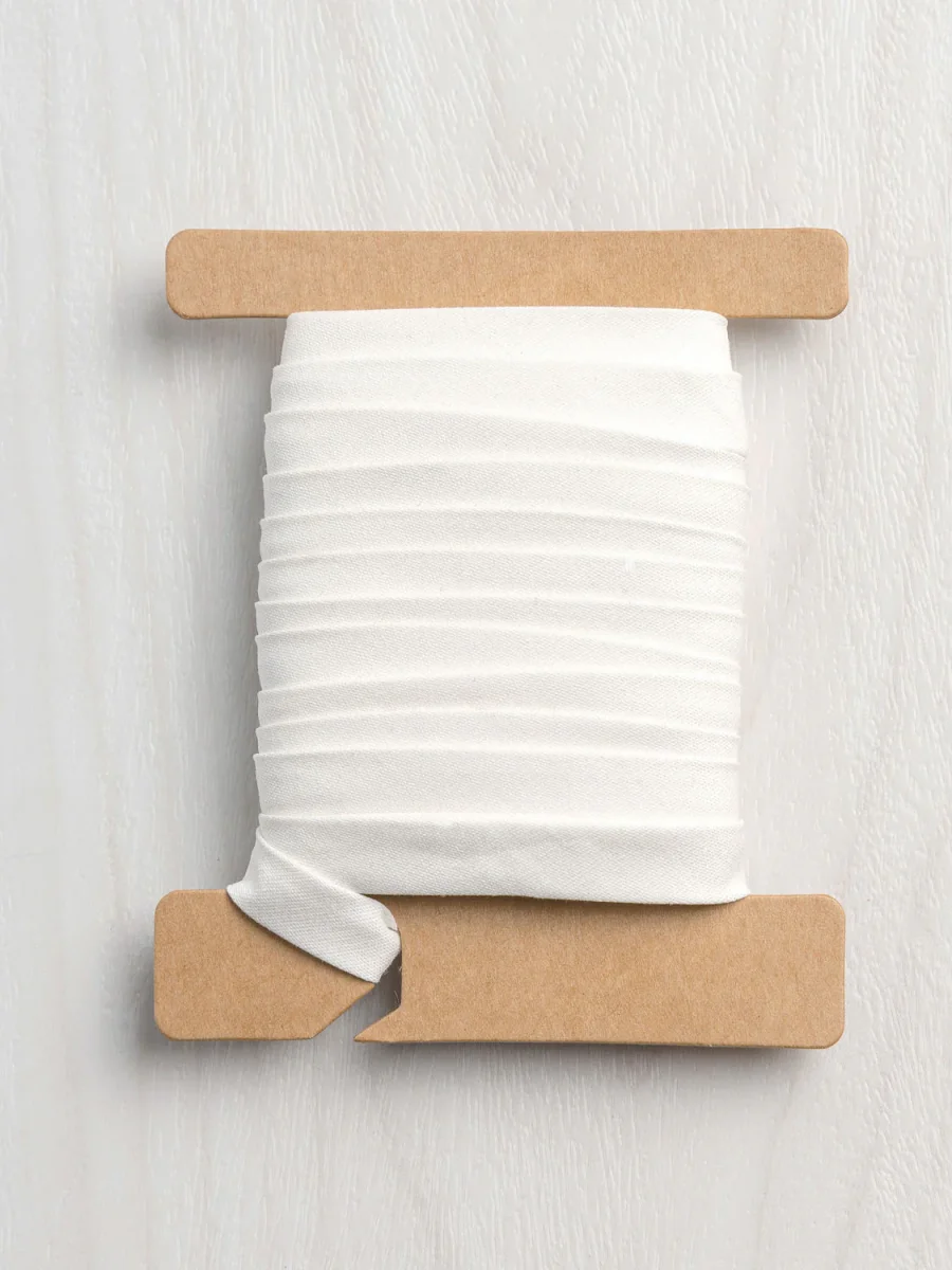 Double-Fold Cotton Poplin Bias Tape - 10 mm (3/8") wide - Cream – Image 3