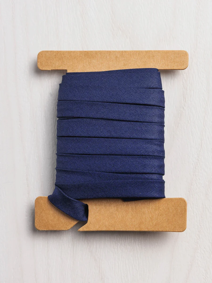 Double-Fold Cotton Poplin Bias Tape - 10 mm (3/8") wide - Navy – Image 3
