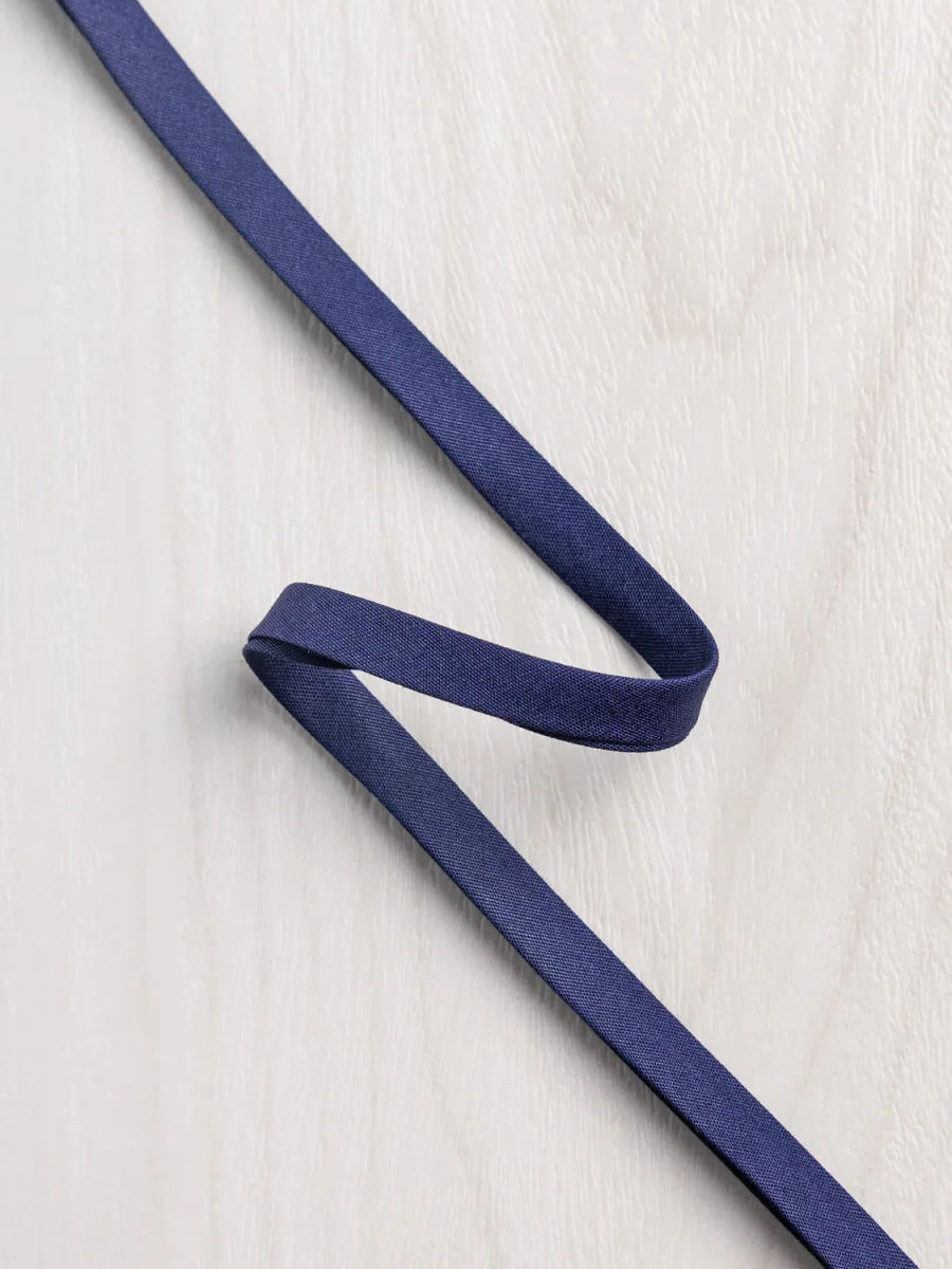 Double-Fold Cotton Poplin Bias Tape - 10 mm (3/8") wide - Navy – Image 2
