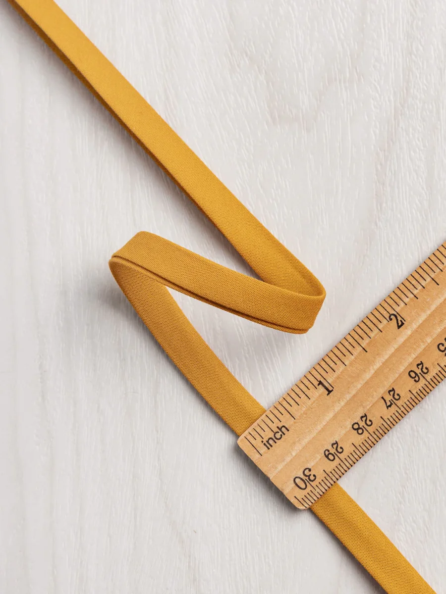Double-Fold Cotton Poplin Bias Tape - 10 mm (3/8") wide - Gold – Image 4