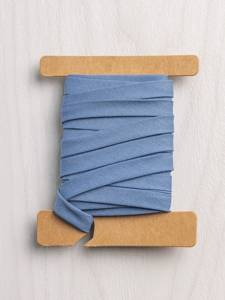 Double-Fold Cotton Poplin Bias Tape - 10 mm (3/8") wide - Slate Blue – Image 3