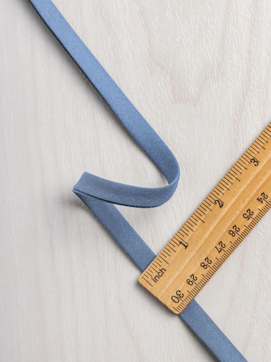 Double-Fold Cotton Poplin Bias Tape - 10 mm (3/8") wide - Slate Blue – Image 4