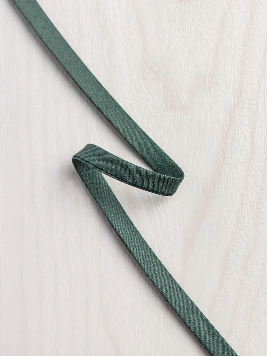Double-Fold Cotton Poplin Bias Tape - 10 mm (3/8") wide - Forest – Image 2