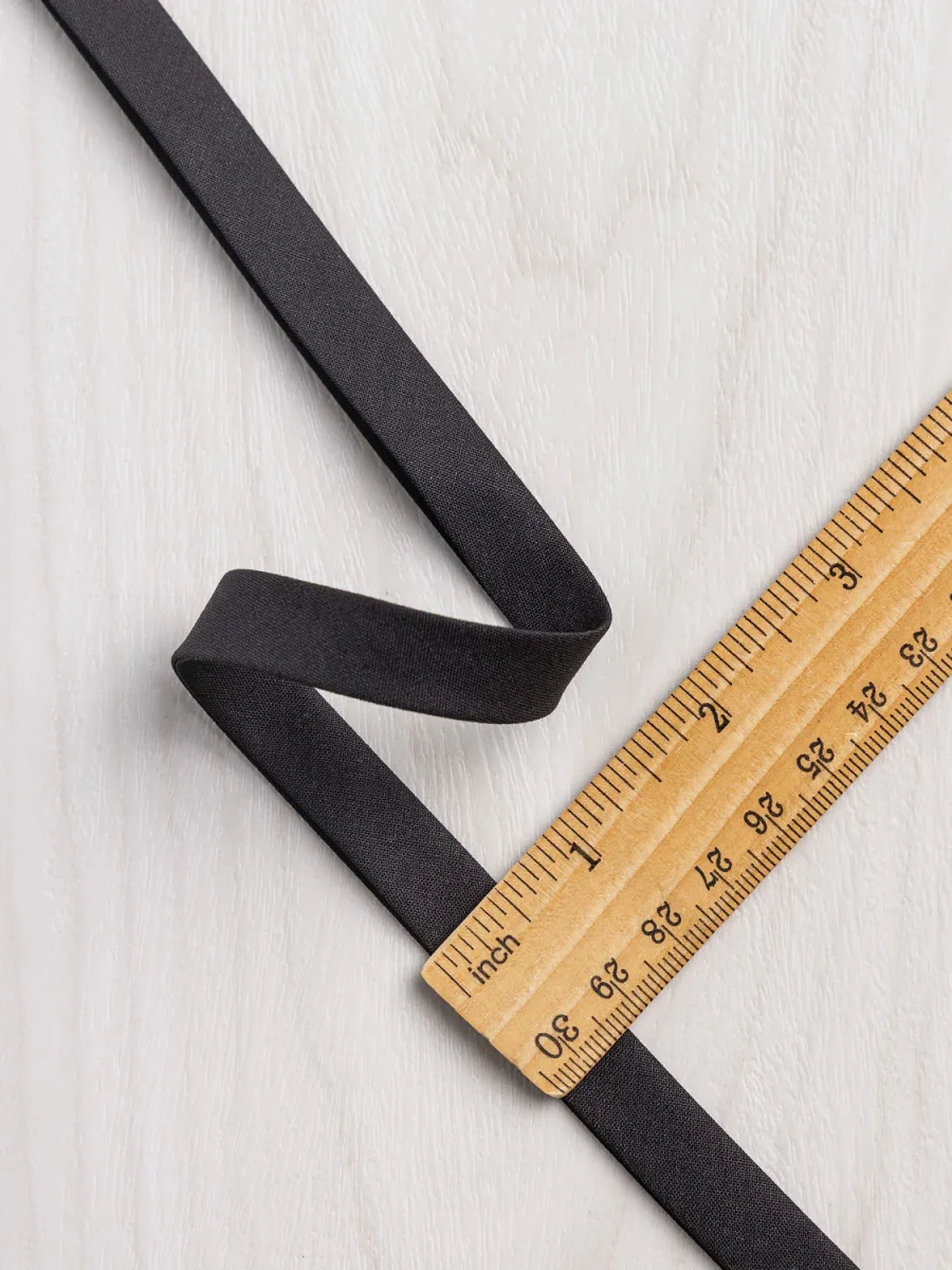 Double-Fold Cotton Poplin Bias Tape - 13 mm (1/2") wide - Black – Image 4