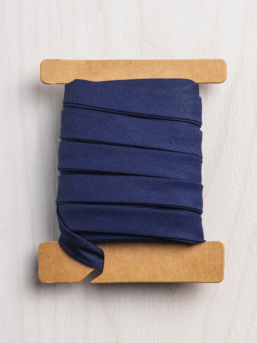 Double-Fold Cotton Poplin Bias Tape - 13 mm (1/2") wide - Navy – Image 3