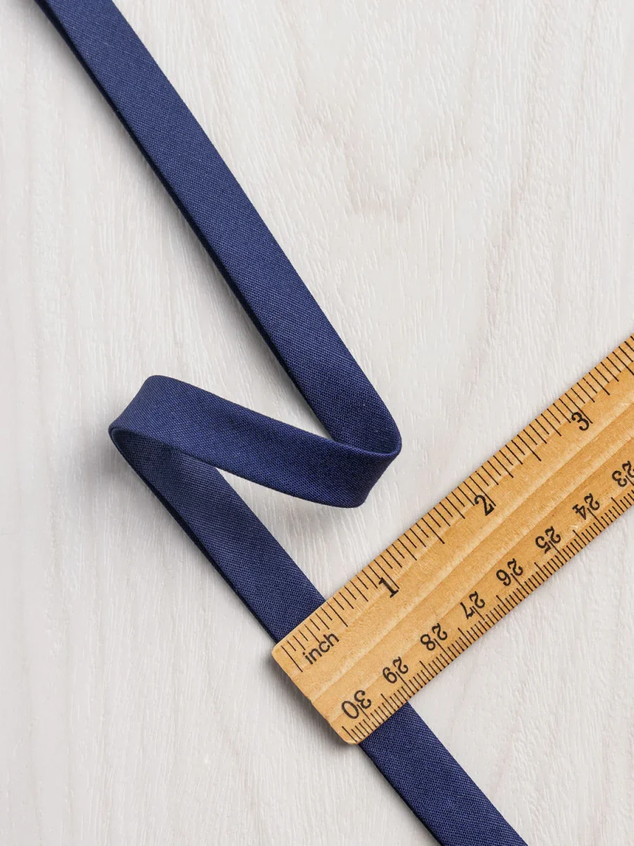 Double-Fold Cotton Poplin Bias Tape - 13 mm (1/2") wide - Navy – Image 4