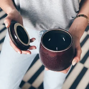 Spotty - Bougie rouge céramique avec couvercle intérieur