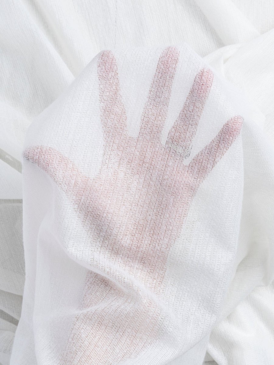 Viscose Poly Midweight Fusible Weft Interfacing for Tailoring - White – Image 3