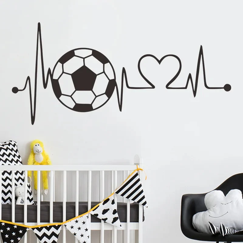 Sticker Mural Chambre Style Battement de Cœur avec un Ballon de Football – Image 2