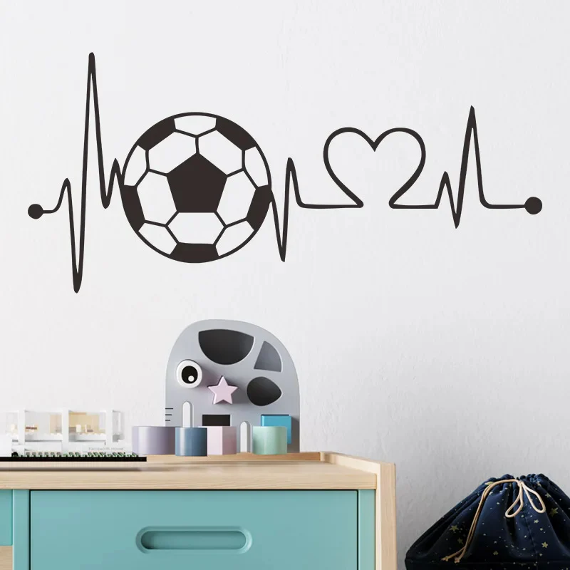 Sticker Mural Chambre Style Battement de Cœur avec un Ballon de Football – Image 3